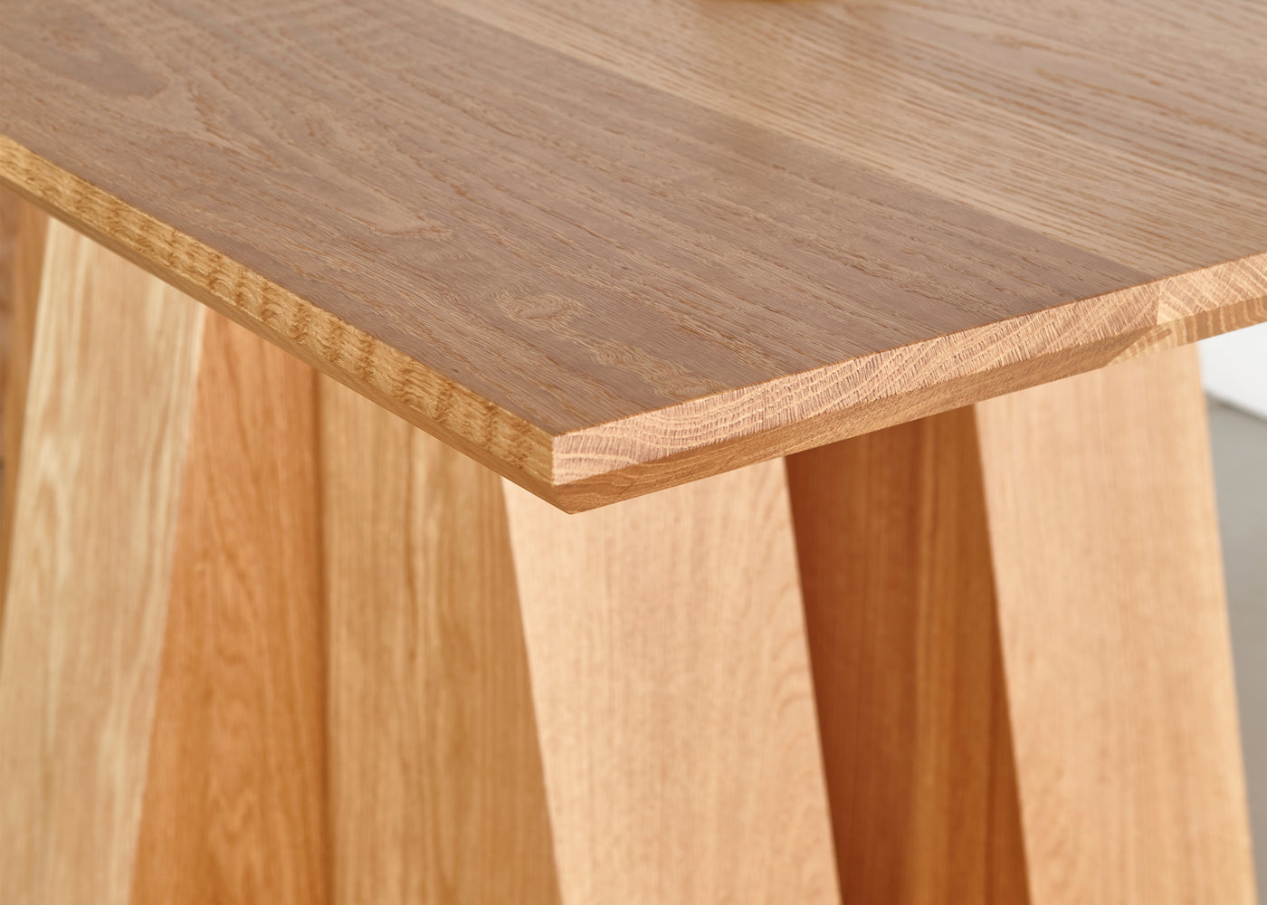 Helle Dining Table, Dual Base